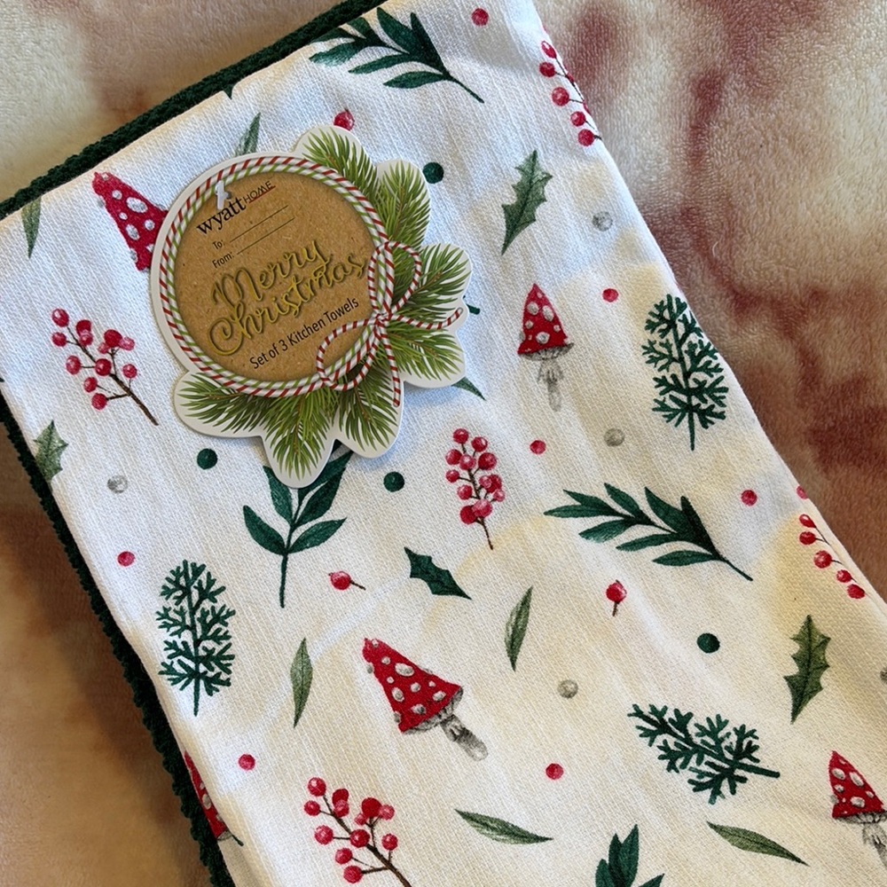 Wyatt Home Holiday Mushroom Forest Leaves Kitchen Towel Set 3  Cotton NWT 18x28”